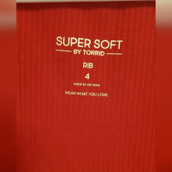 Torrid Size 4 Red Long Sleeve Women's Top Super Soft Rib - Picture 2 of 7